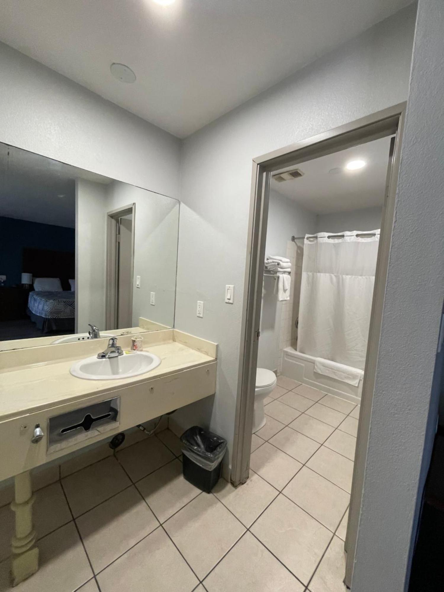 Portside Inn & Suites Los Angeles Buitenkant foto